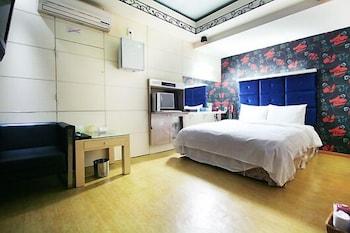 Hit Hotel